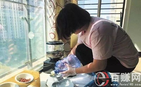 上班在家兼職：上門喂養(yǎng)寵物，單次入百元!